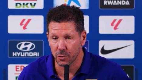 Es wird nicht ruhiger um Julián Álvarez und die anhaltenden Gerüchte über einen Barcelona-Transfer. In der Pressekonferenz gibt Atlético-Trainer Simeone ein Update.