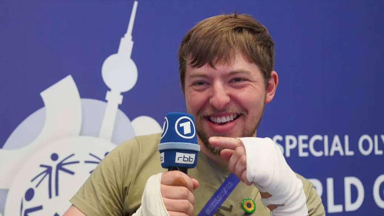 Sebastian Stuart berichtet als Reporter von den Special Olympics