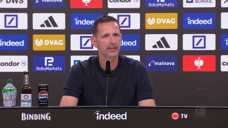 Eintracht-Trainer Dino Toppmöller sieht bei Can Uzun enormes Potenzial. Er lobt nicht nur dessen Talent am Ball, sondern auch die Entwicklung in Zweikämpfen und im Pressing.