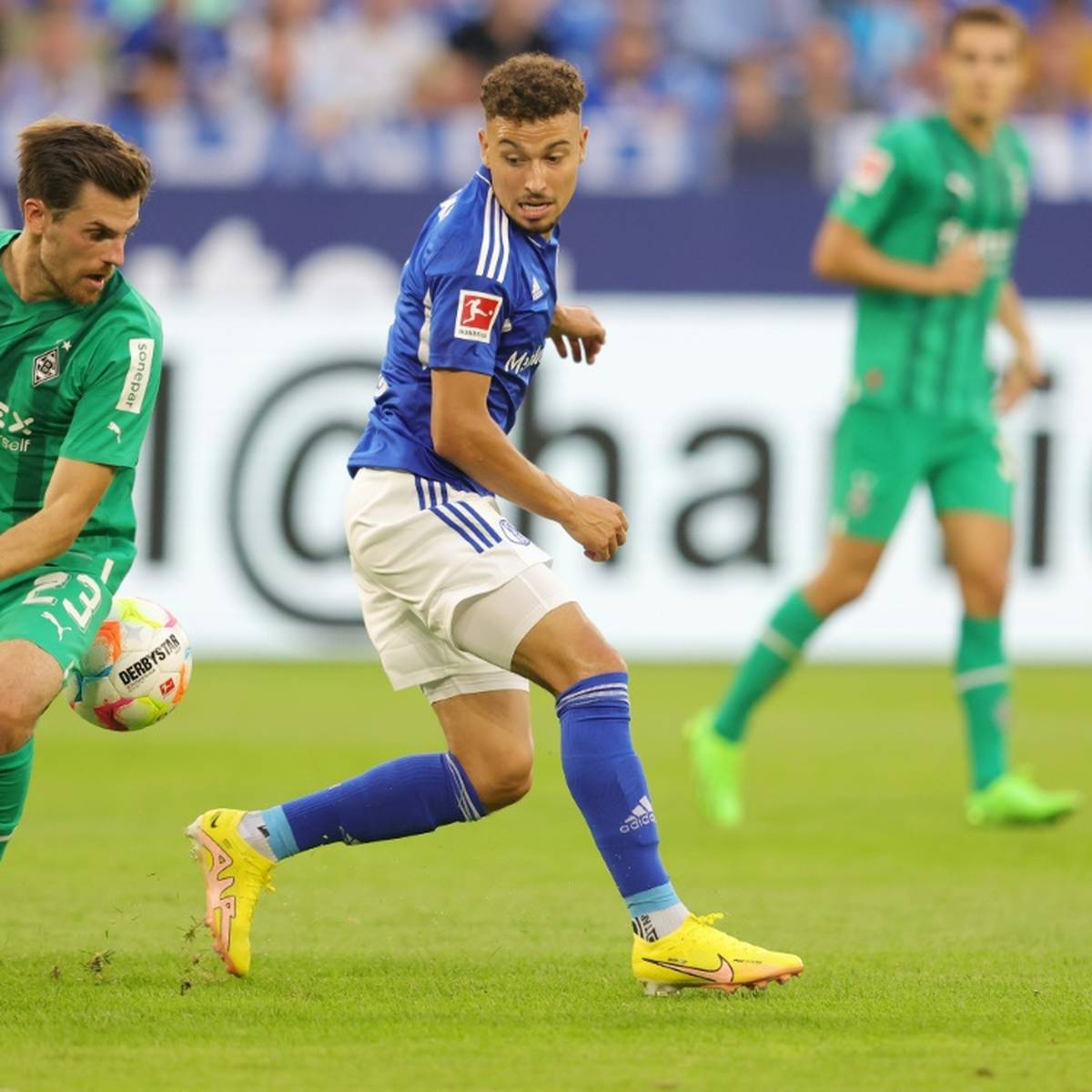 Schalke 04 hat nach der Rückkehr in die Bundesliga in letzter Minute einen Fehlstart verhindert und den ersten Punkt gesammelt.