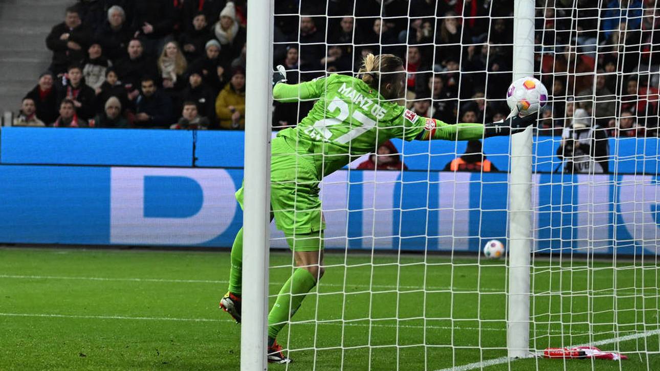 Slapstick-Tor rettet Leverkusen