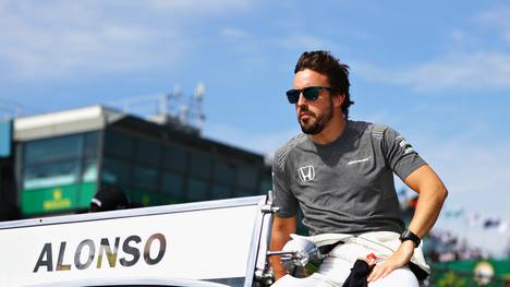 Fernando Alonso wird wohl auch in den kommenden Jahren für McLaren fahren