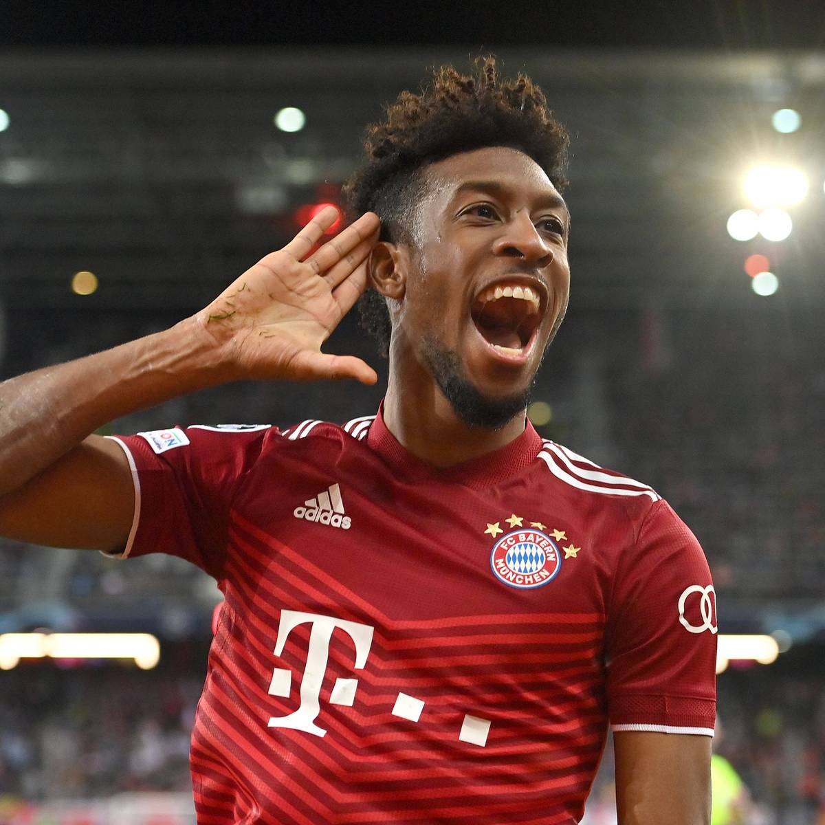 Kingsley Coman hat große Ziele. Der Superstar der Bayern will einer der besten Spieler überhaupt werden - und schaut dabei auch auf seinen neuen Teamkollegen Sadio Mané. 