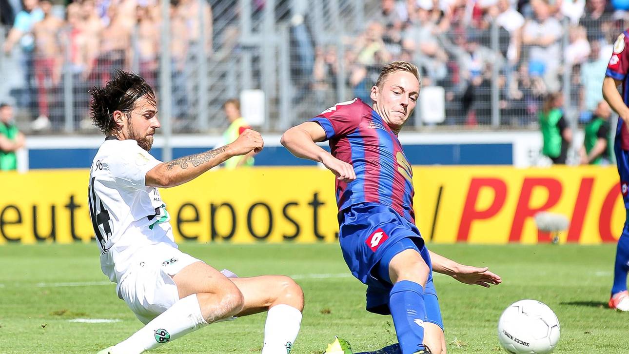 Bonn mit Mega-Tor im Barca-Look