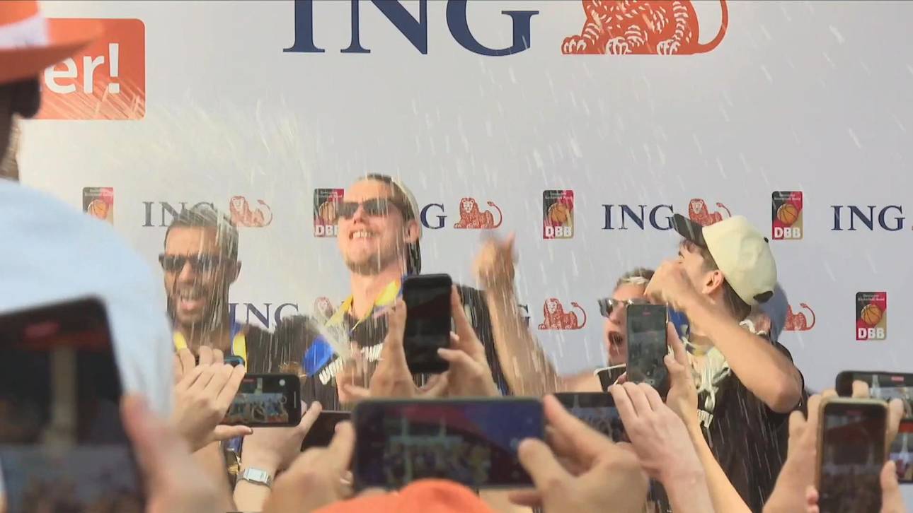 Party-Wahnsinn! Helden-Empfang für Basketball-Weltmeister