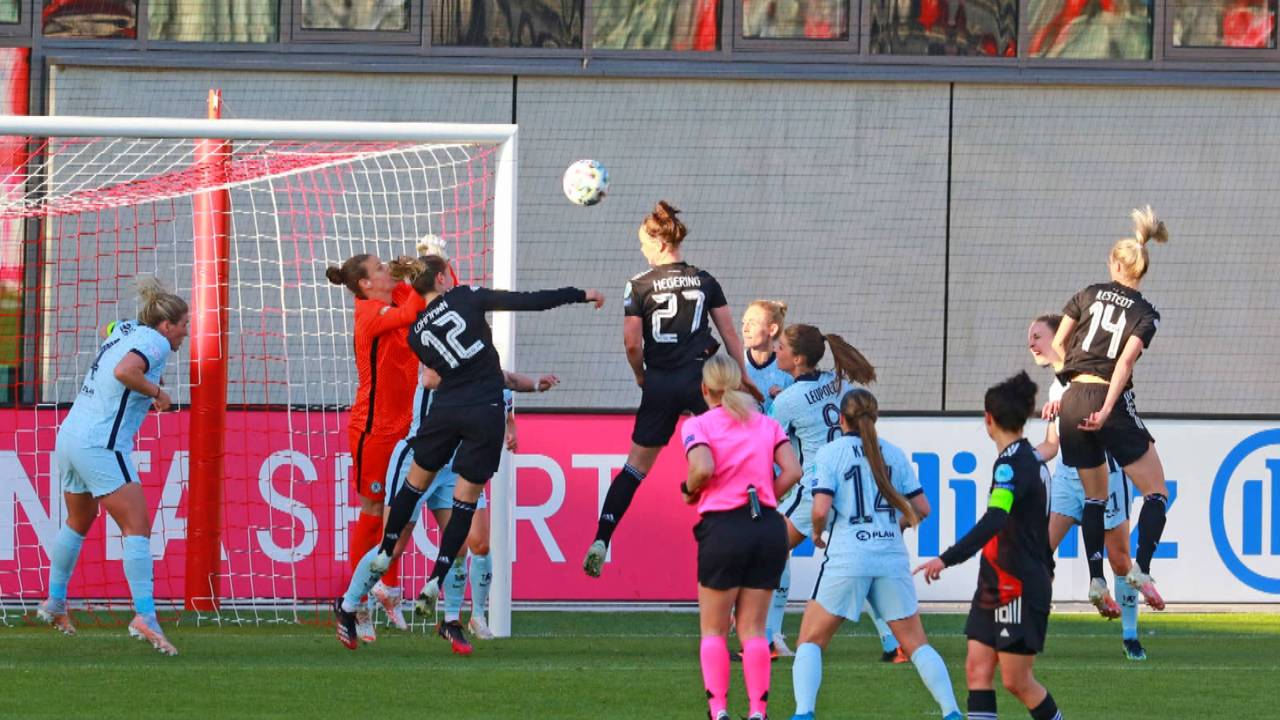 So wollen die FC Bayern Frauen das Rückspiel in der CL gegen Chelsea gewinnen