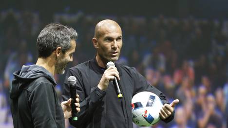Zinedine Zidane bei der Vorstellung des neuen EM-Balls