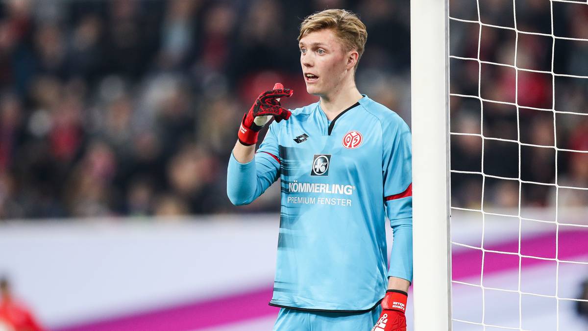 PLATZ 12: FLORIAN MÜLLER (FSV Mainz 05): Weisse Westen: 5 - Gegentore: 43