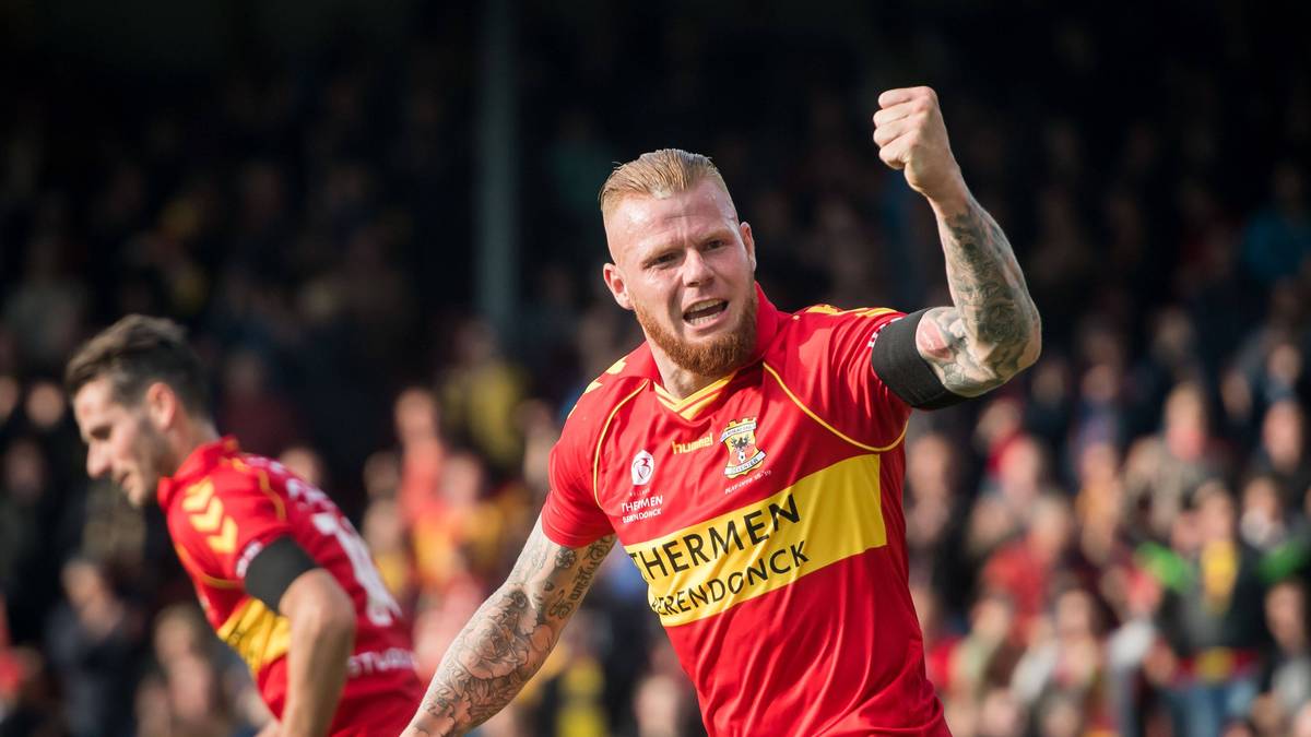 Unfassbare Dramatik im Kampf um die letzten Plätze in der niederländischen Eredivisie. Nach einem 0:0 im Relegations-Hinspiel zwischen den Go Ahead Eagles aus Deventer und der RKC Waalwijk gehen die Eagles im Rückspiel in der 89. Minute mit 4:3 in Führung. Der Aufstieg? Von wegen!