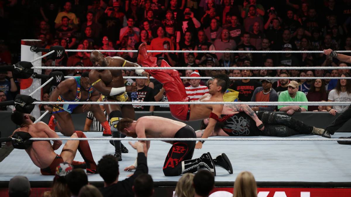 Mit der Zeit füllt der Ring sich wieder, Platz für weitere kuriose Aktionen bleibt dennoch