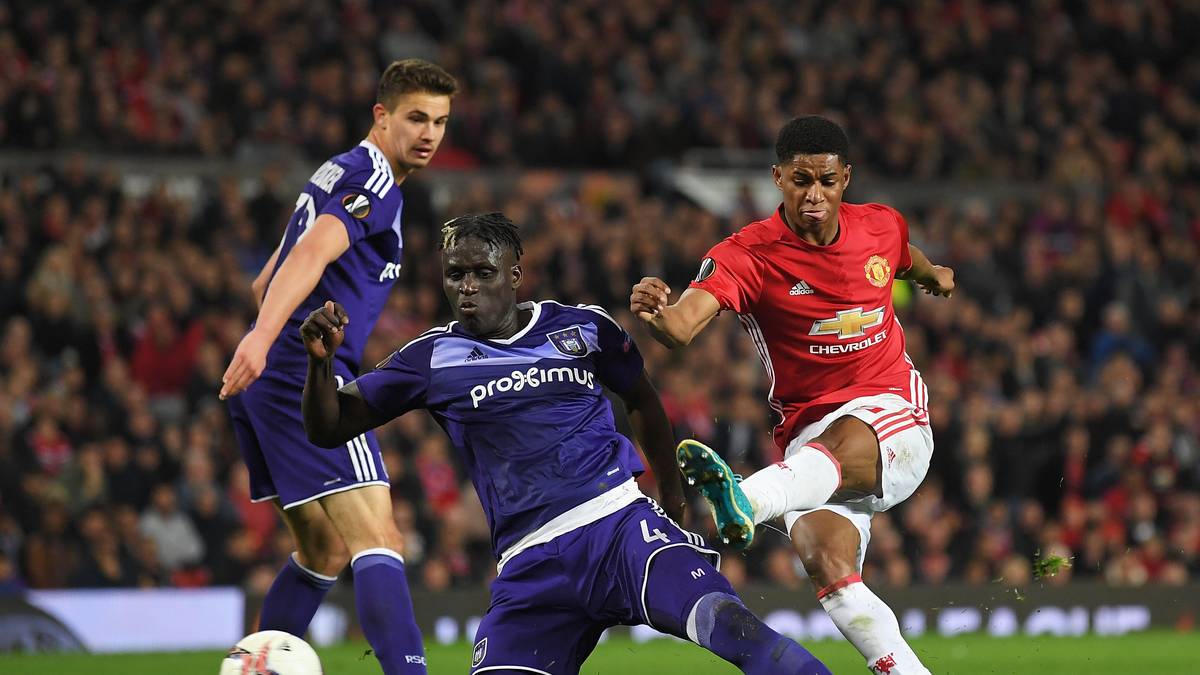 In der Verlängerung bringt Marcus Rashford die Red Devils in Front und damit dem Halbfinale ganz nahe