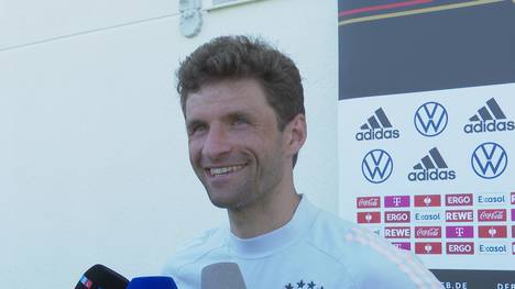 Bayern-Star Thomas Müller genießt sichtlich die Zeit im DFB-Trainingslager in Marbella, sein Anspruch an die kommenden Nations-League-Spiele sind vier Siege gegen die großen Gegner.