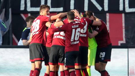 Der 1. FC Nürnberg meldet sich im Abstiegskampf zurück: Die Franken schlagen den FC Augsburg