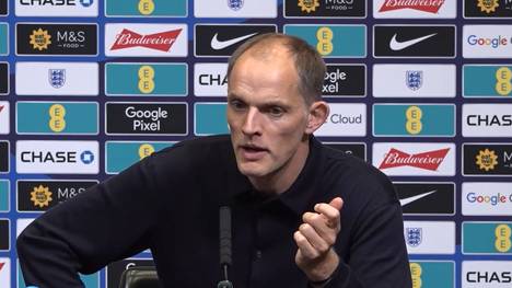 Englands Declan Rice und Trainer Thomas Tuchel zeigen sich erfreut über das 3:0 gegen Wales. Besonders Torhüter Jordan Pickford wird für seine herausragende Leistung hervorgehoben.