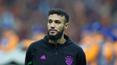 Der Wirbel um Noussair Mazraoui will nicht wirklich abebben! Die Entscheidung des FC Bayern, den Marrokaner nach seinen umstrittenen Posts zu den Hamas-Angriffen auf Israel nicht zu bestrafen, beschäftigt auch den Klub selber nach wie vor.