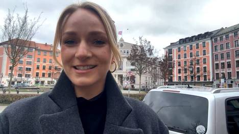 Thomas Müller hat die Premiere seiner Doku "Thomas Müller - Einer wie Keiner" gefeiert. SPORT1-Moderatorin Katharina Kleinfeldt hat den Abend moderiert und erzählt, wie er abgelaufen ist. 