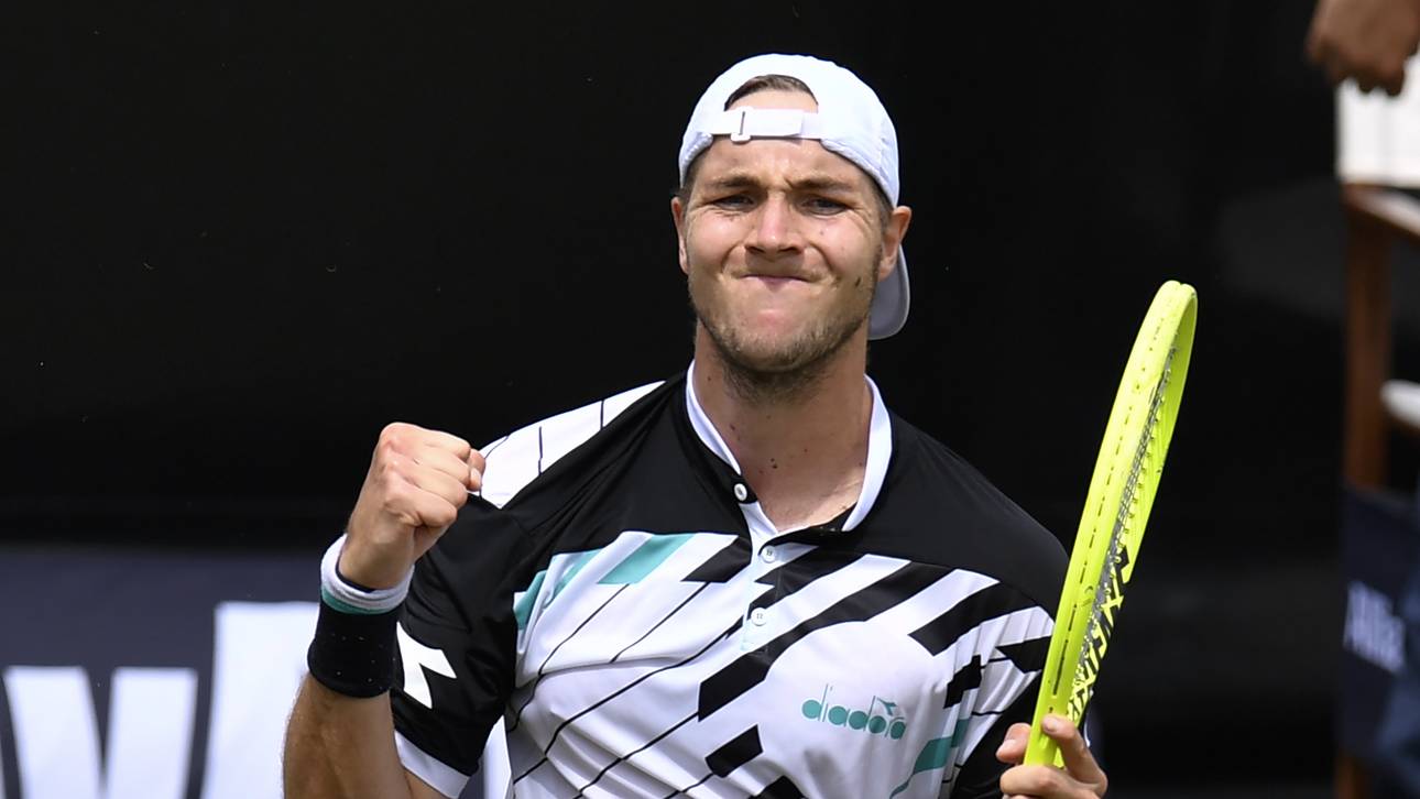 Struff weiter, Brown scheitert