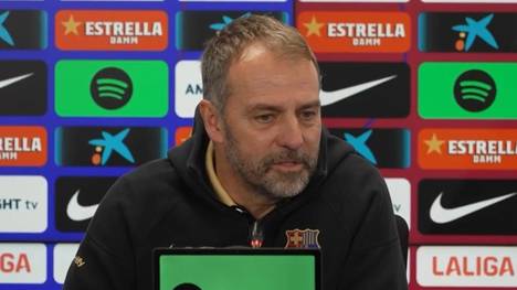 Barca-Trainer Hansi Flick spricht über die umstrittene Rote Karte für Real-Star Jude Bellingham, der wegen Schiri-Beleidigung vom Platz flog.