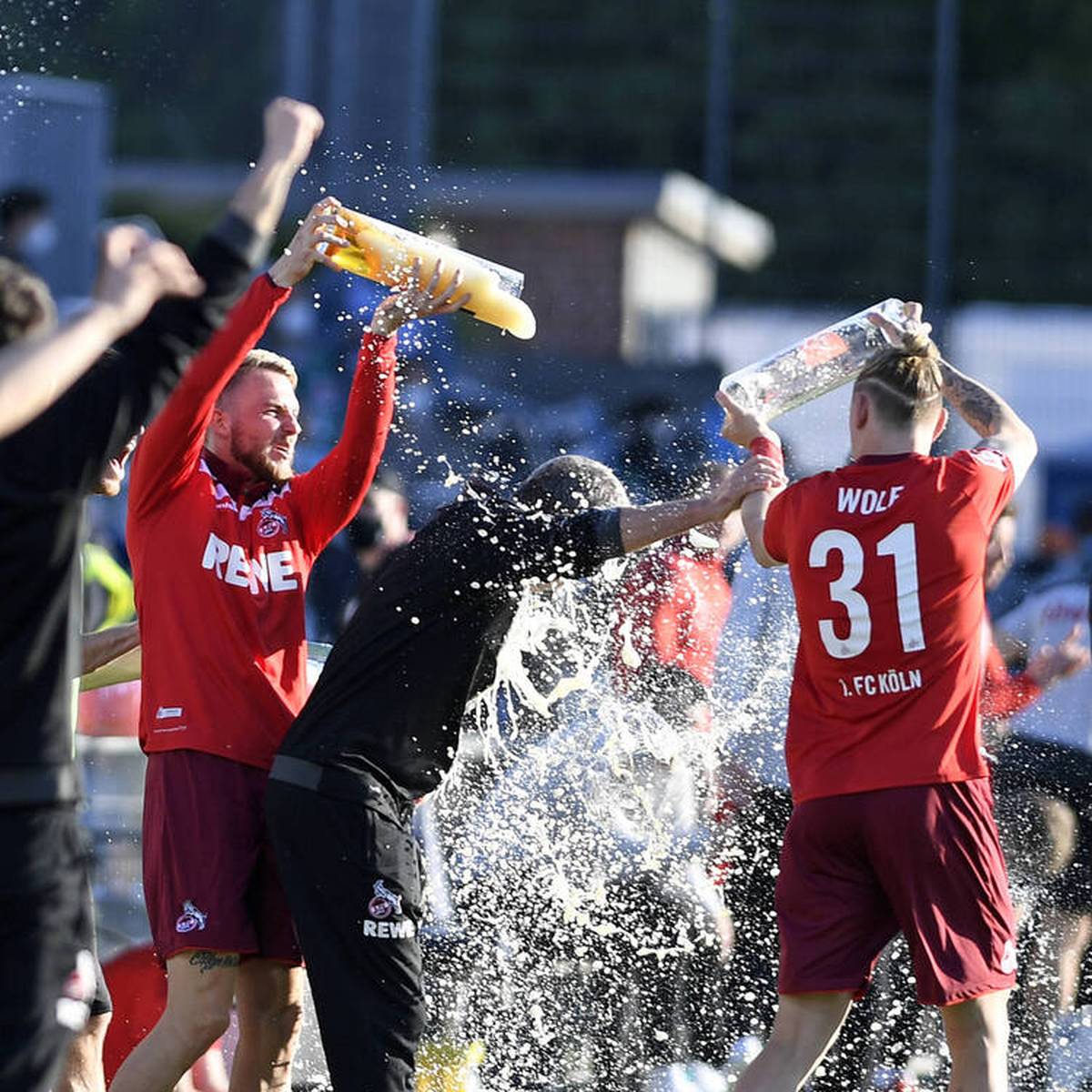 Bundesliga Relegation Holstein Kiel 1 Fc Koln 1 5 Funkel Feiert Klassenerhalt