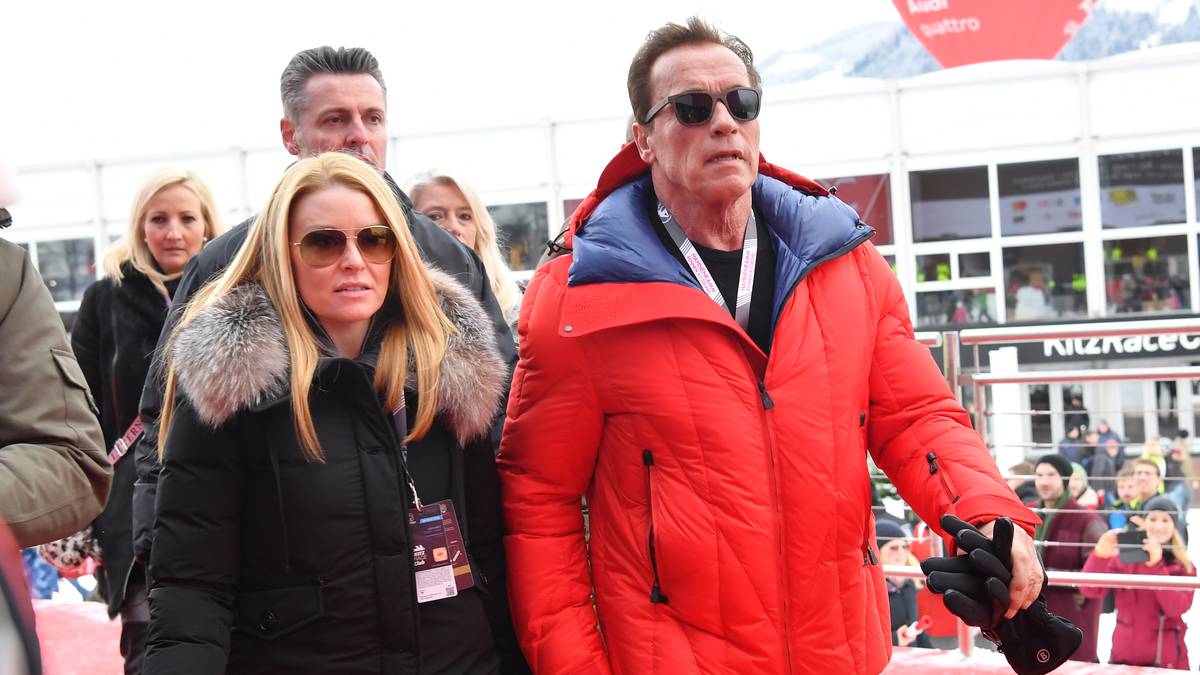 Der Hollywood-Star und Ex-Gouvernator schaut sich das Rennen zusammen mit Freundin Heather Milligan an