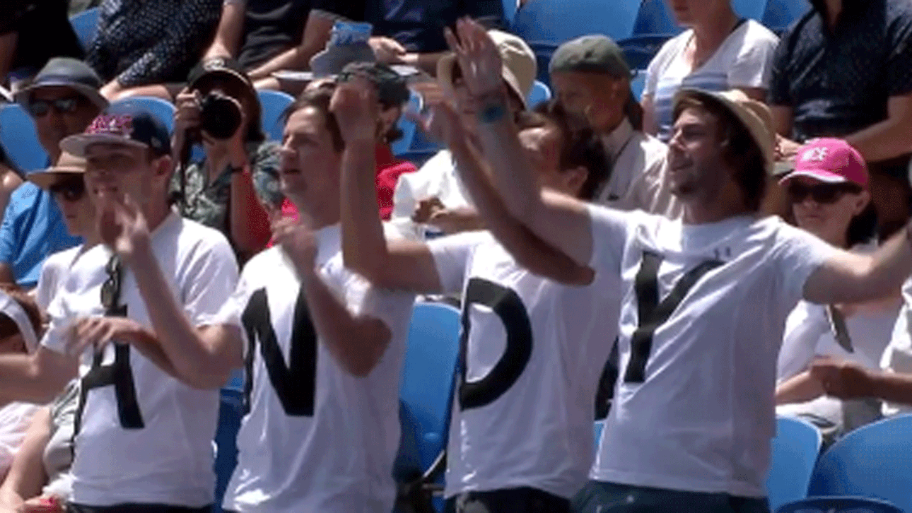 Murray-Fans performen „Mambo No. 5“