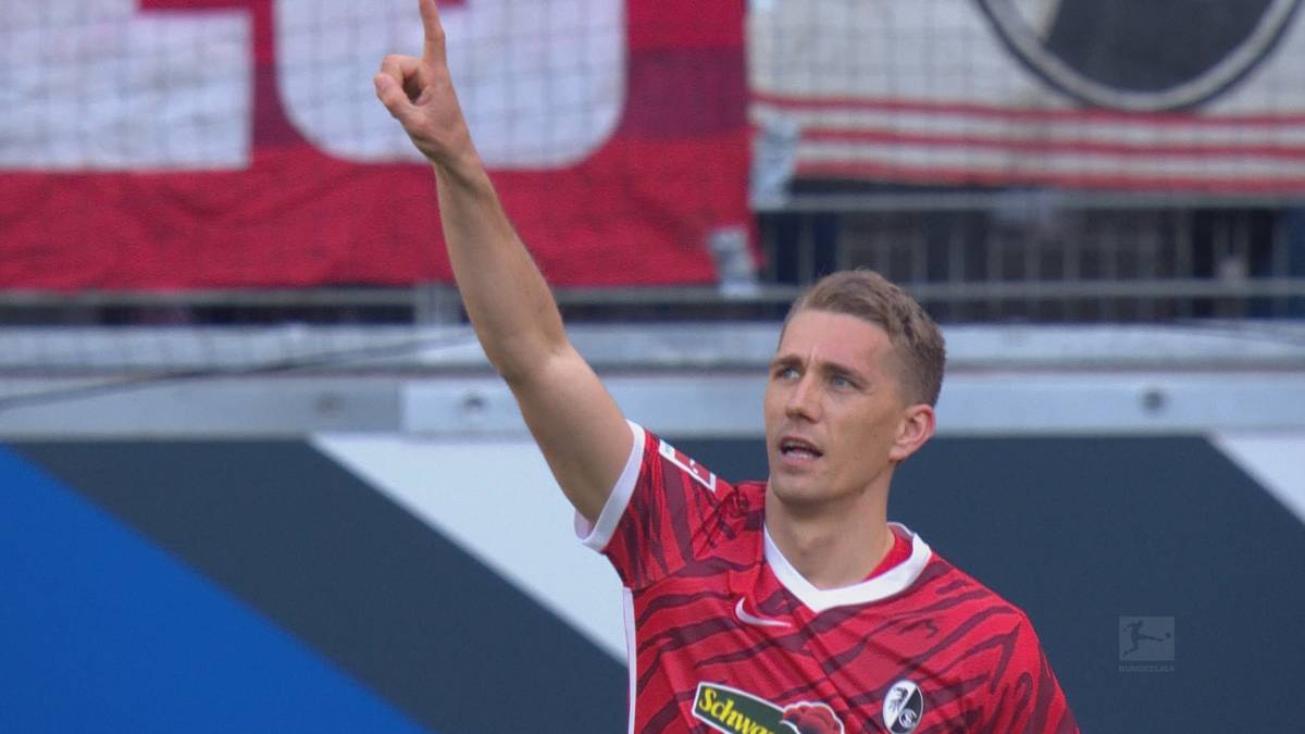 Nils Petersen hat es gegen Eintracht Frankfurt schon wieder getan. Der beste Joker der Bundesliga-Geschichte baut den eigenen Rekord aus und ist dadurch so gut wie Lewandowski.