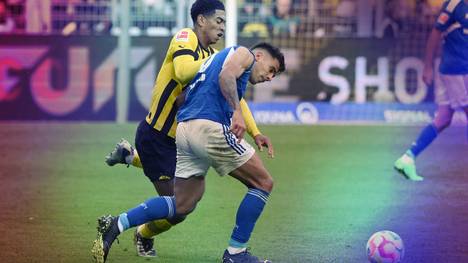 Nach dem herben Rückschlag für Borussia Dortmund in der Champions League steht nun in der Bundesliga das Revierderby an. Sowohl für Schalke 04, als auch für den BVB steht viel auf dem Spiel.
