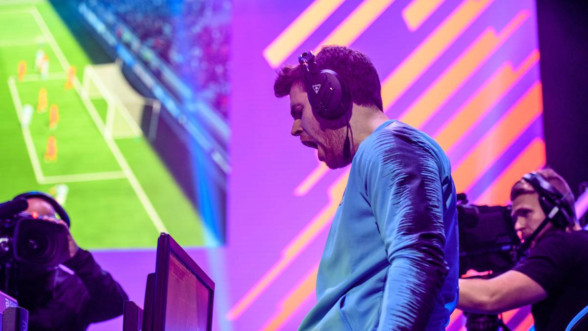 PLATZ 7 - DETO (MANCHESTER CITY): Der amtierende Vizeweltmeister blüht unter Druck erst so richtig auf. In Amsterdam verpasste er beinahe gegen Newcomer TomatenMarius die WM-Quali, doch als es hart auf hart kam, war er zur Stelle. Sein ballbesitzlastiger Spielstil macht es gerade bei einem Rückstand fast unmöglich, gegen ihn zu treffen