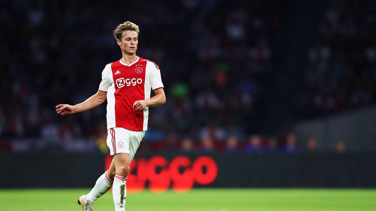 Frenkie de Jong wechselt im kommenden Sommer nach langem Hin und her für die feste Summe von 75 Millionen Euro plus weiteren eventuellen Bonuszahlungen in Höhe von bis zu 11 Millionen von Ajax Amsterdam zum FC Barcelona