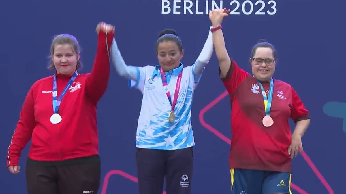 Die ersten Medaillenzeremonien bei den Special Olympics