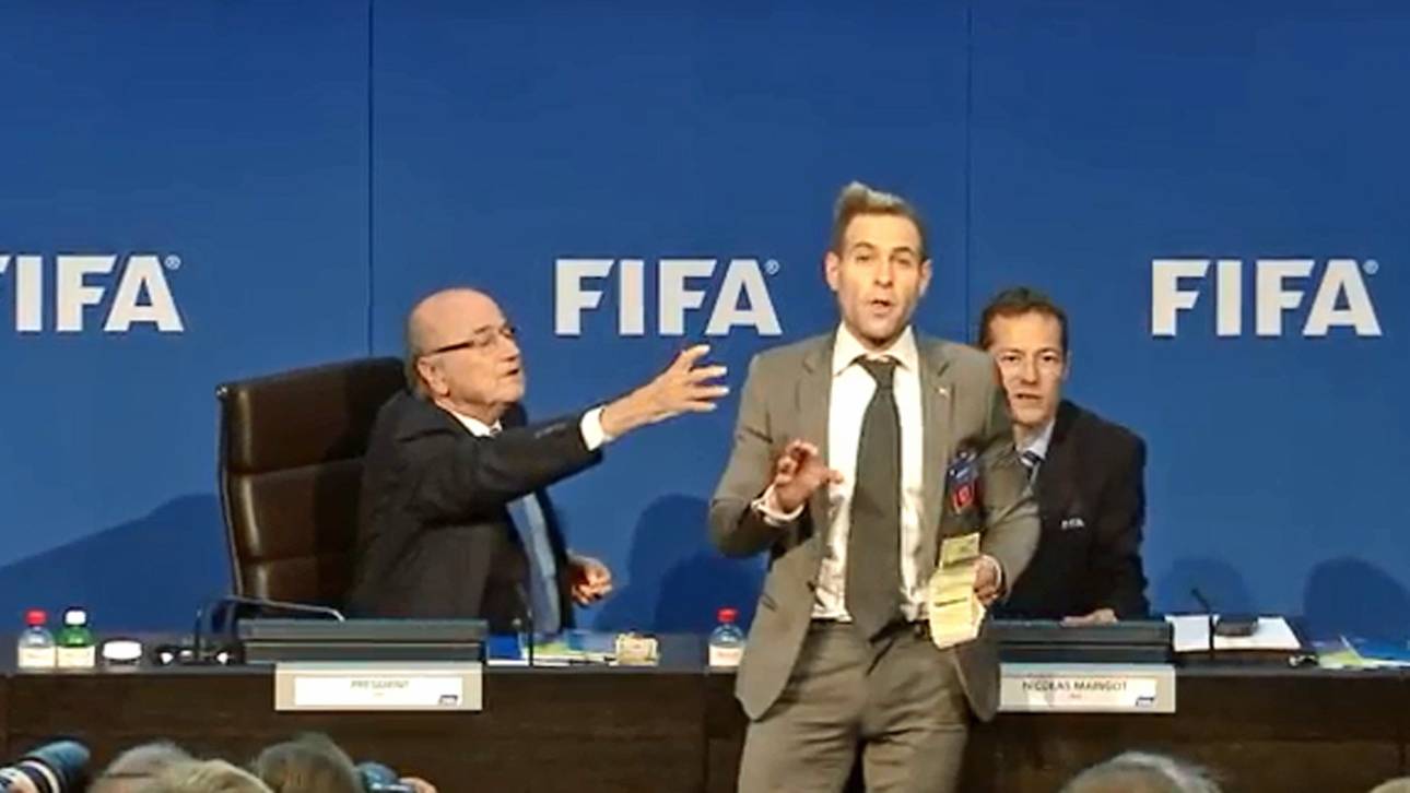 Komiker Simon Brodkin sorgt für einen Eklat