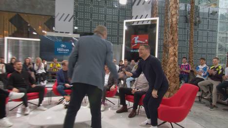 Im STAHLWERK Doppelpass leiht SPORT1 Experte Stefan Effenberg, RB Leipzigs Geschäftsführer Sport Max Eberl Geld.