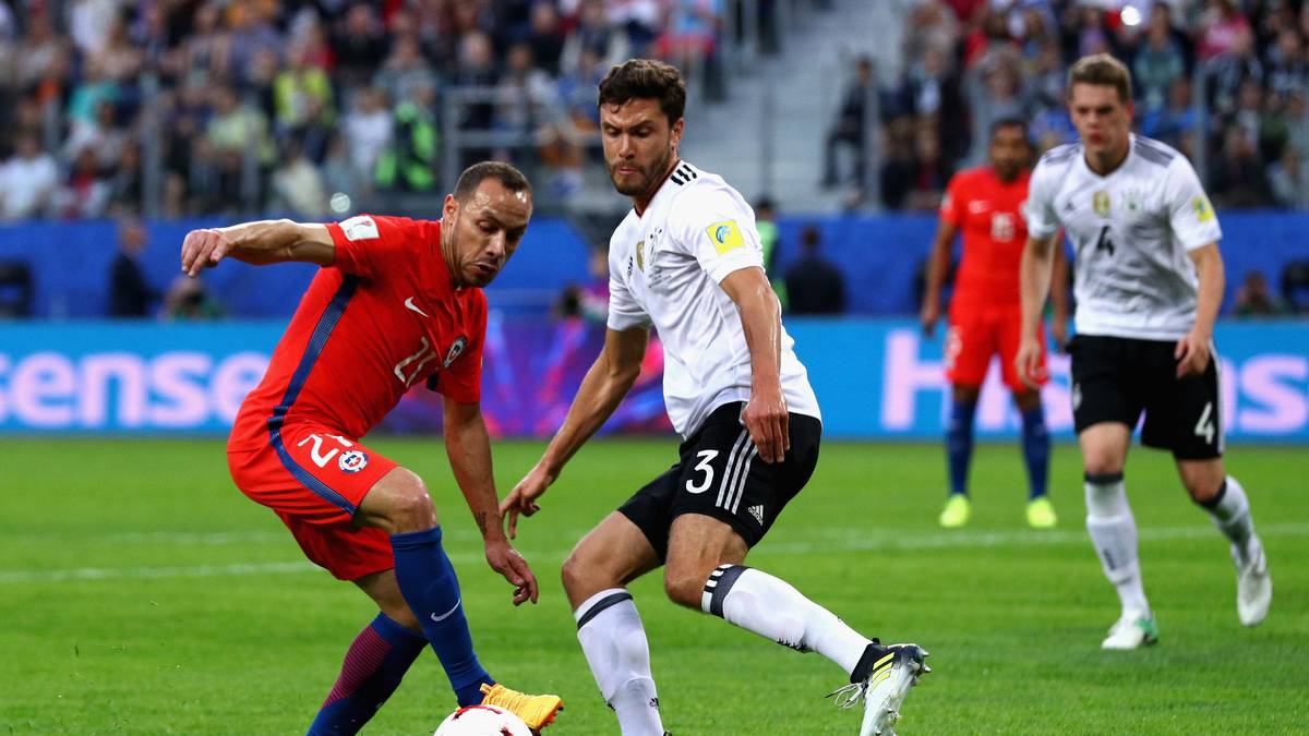 JONAS HECTOR: Leitete in der ersten Hälfte mehrere gute deutsche Angriffe durch seine Ballgewinne und ersten Pässe ein, nahm sich vor dem Pausenpfiff aber fünf unkonzentrierte Minuten mit mehreren Ballverlusten. Anschließend ausschließlich defensiv gebunden. SPORT1-Note: 3,5