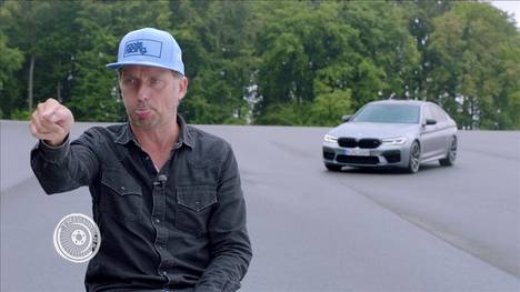 Tim Schrick testet den neuen BMW M5 Competition am Bilster Berg. Wie schlägt sich die bayerische Wucht auf der Rennstrecke im Vergleich zu dem Porsche Panamera und dem Mercedes AMG GT 63? In der Motorworld in München werden außerdem die Intercity Flitzer MINI Cooper SE und Honda e vorgestellt.