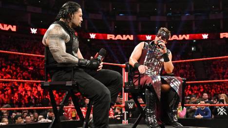 Die WrestleMania-Absage von Roman Reigns (l.) soll mit The Miz zu tun haben