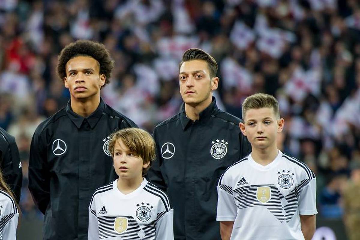 Özil räumt mit Sané-Gerücht auf