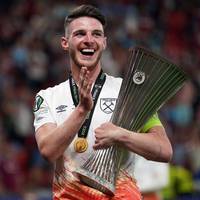 Wer schnappt sich Declan Rice? Nur einen Tag nach seinem größten Erfolg im Trikot von West Ham United wird seine Freigabe öffentlich verkündet. 