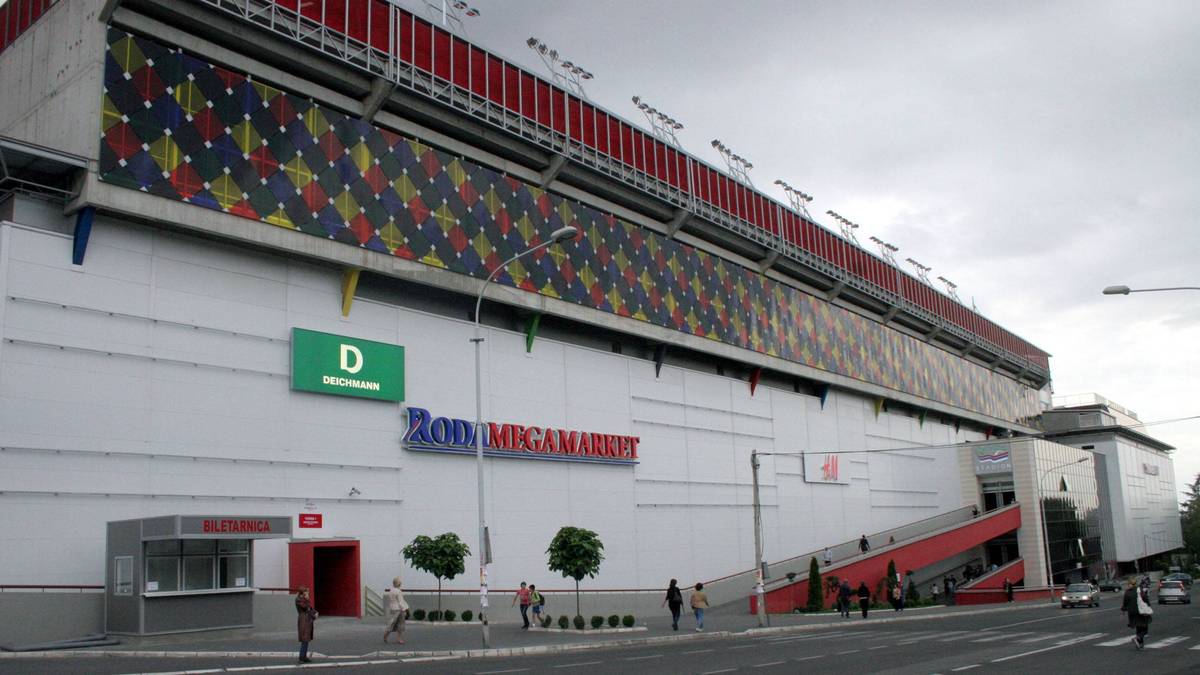 Ahhh, ein Einkaufszentrum - oder doch nicht? Was von außen wie eine Shoppingoase aussieht, entpuppt sich bei genauerem Hinsehen...