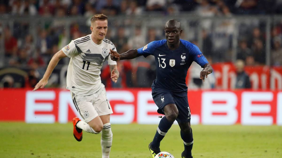 N’GOLO KANTE: Wie schon beim WM-Triumph in Russland ein Phänomen. Der kleine Mann vom FC Chelsea scheint Gedanken lesen zu können, steht immer schon im Passweg, bevor der Gegner weiß, dass er da gleich hinspielen wird. Zudem im Zweikampf äußerst eckig. Die erste Chance durch Giroud bereitet er natürlich auch persönlich vor (36.). Das Herzstück der französischen Mannschaft. SPORT1-Note: 2