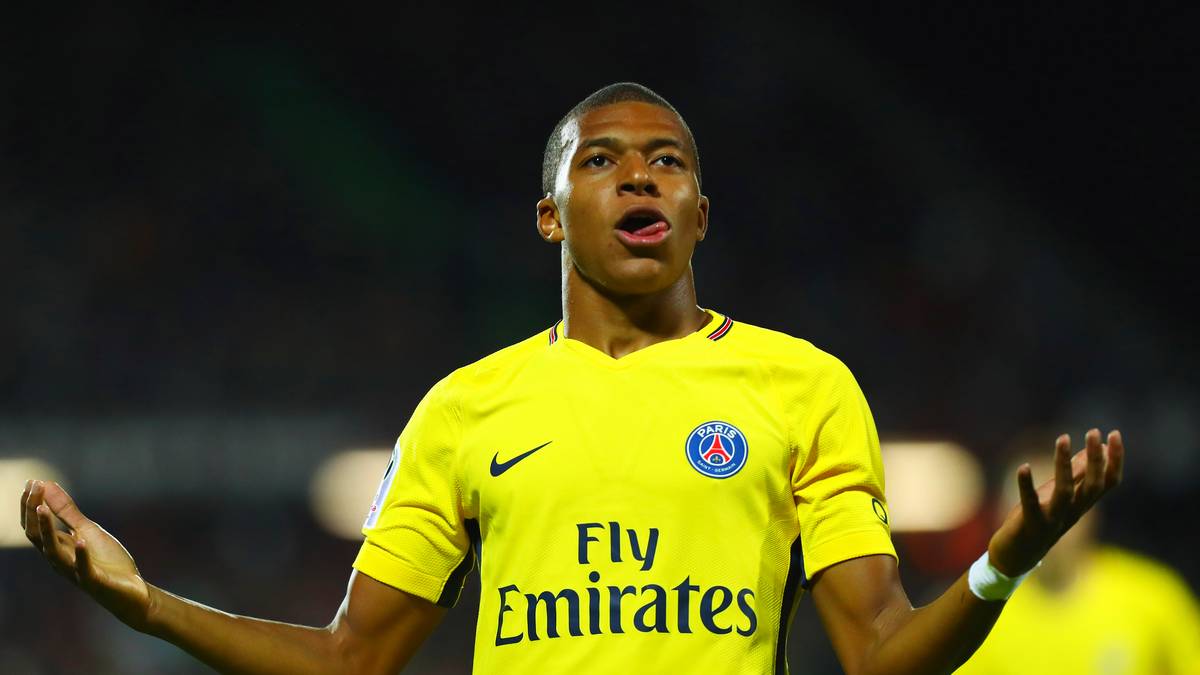 Kylian Mbappe von Paris Saint-Germain hat die Wahl zum Golden Boy 2017 gewonnen. Mit 291 Punkten hat er fast 100 mehr als der zweitplatzierte Dembele - ein klarer Sieg für das Sturm-Juwel. Hier geht es zu seinen Vorgängern...