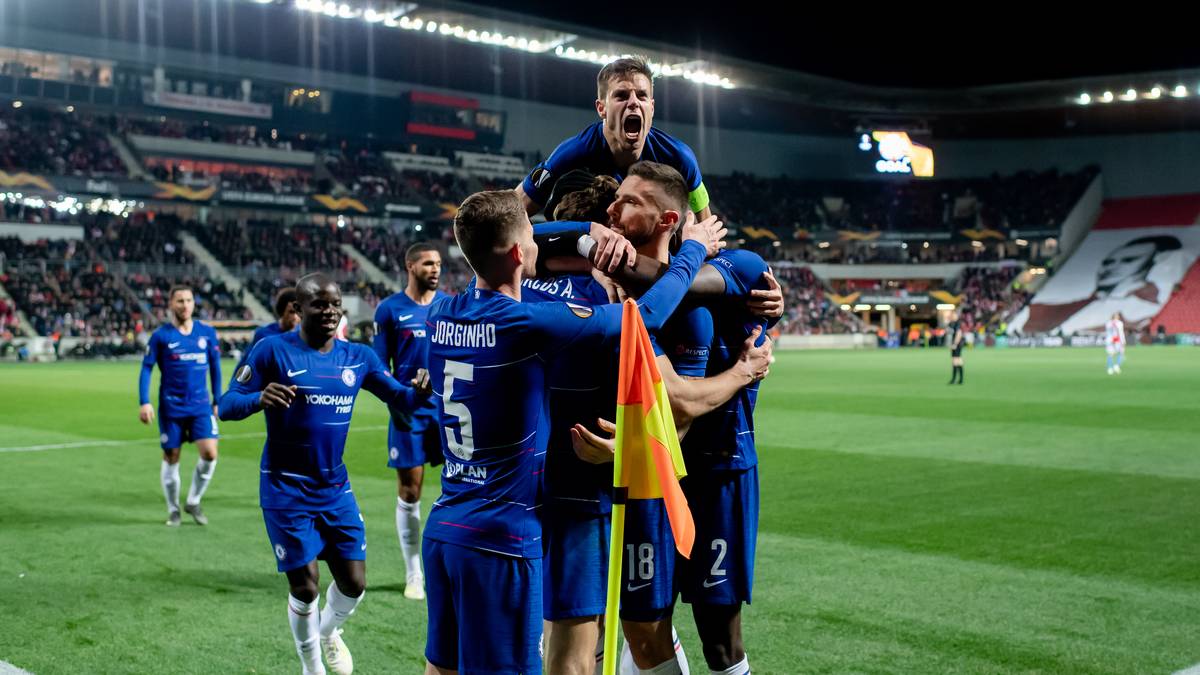 PLATZ 2 - FC CHELSEA: Auch wenn der Minimalismus-Fußball unter Jose Mourinho an der Stamford Bridge der Vergangenheit angehört, stehen die "Blues" immer noch für außergewöhnliche defensive Stabilität. In der wettbewerbsfähigsten Liga Europas kassierte Chelsea bisher die viertwenigsten Gegentreffer