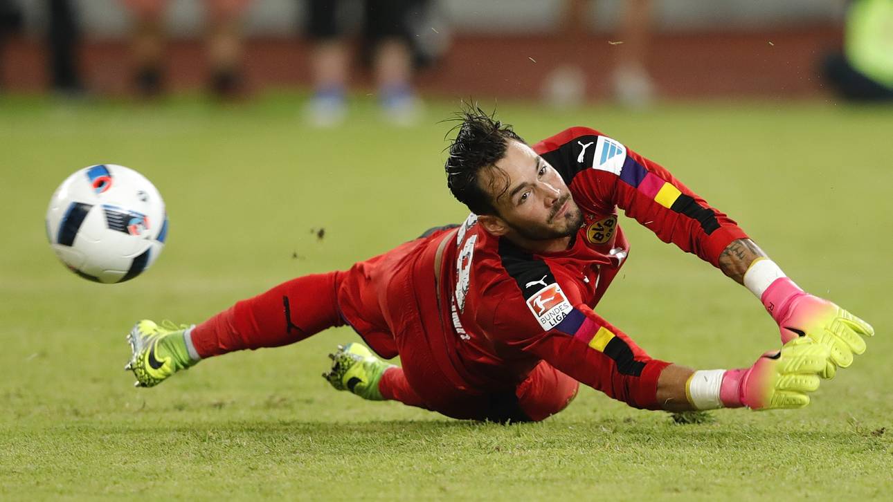 Roman Bürki hechtet