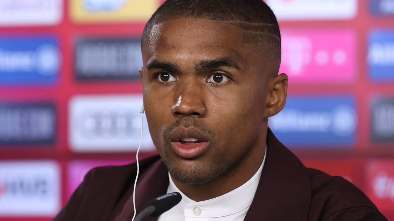 FC Bayern: Douglas Costa lässt die Söldner-Aussage von Uli Hoeneß kalt