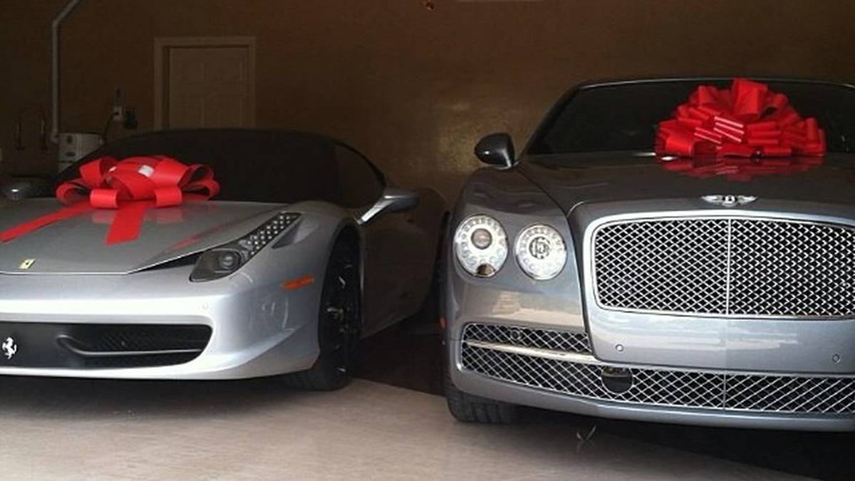 "Ich liebe es, ihr Geschenke zu machen." Nicht nur zu ihrem Ehrentag gibt es Präsente...