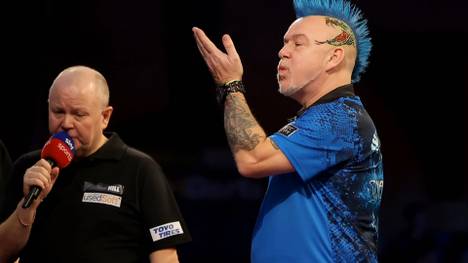 Das Duell der Legenden zwischen Peter Wright und Gary Anderson wird zu einer verrückten Darts-Show. „Snakebite“ knackt im Duell der Schotten einen Rekord.