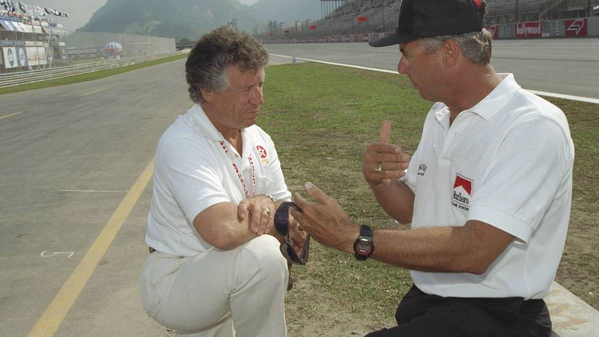 Das Rennen 1991 geht wegen eines epischen Duelle in die Geschichte ein. Rick Mears (r.) düpiert in der Endphase Mario Andrettis (l.) Sohn Michael mit einem spektakulären Überholmanöver dicht an der Mauer und holt seinen vierten Sieg beim Indy. Damit teilt er den Rekord mit A.J. Foyt und Al Unser Sr.