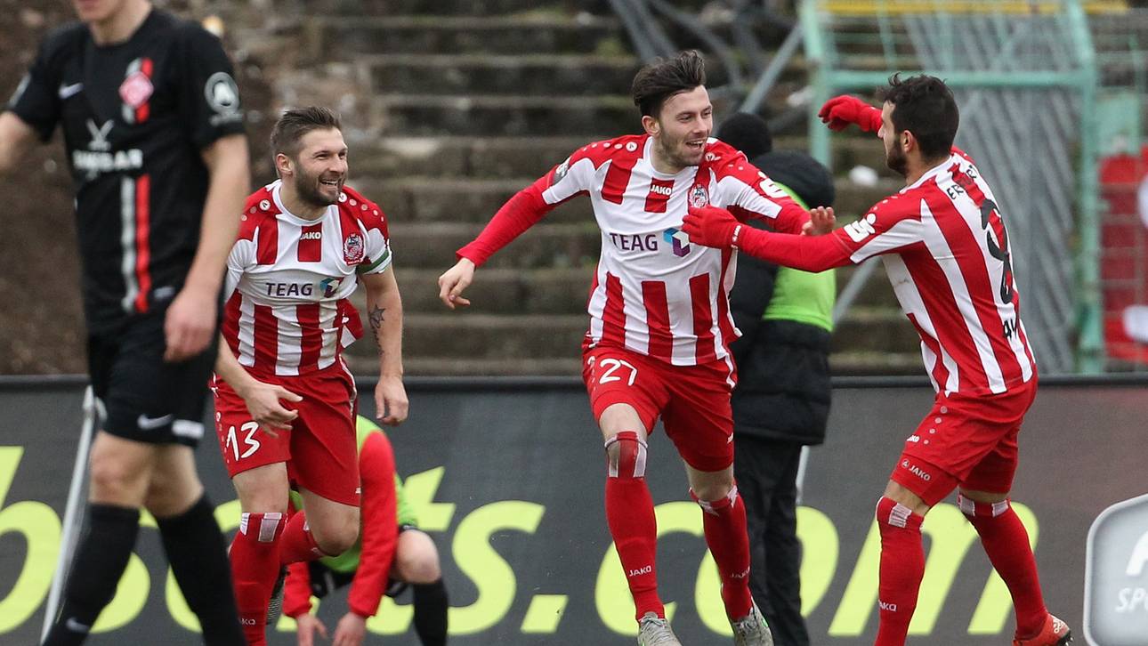 Erfurt mit Big Point im Abstiegskampf