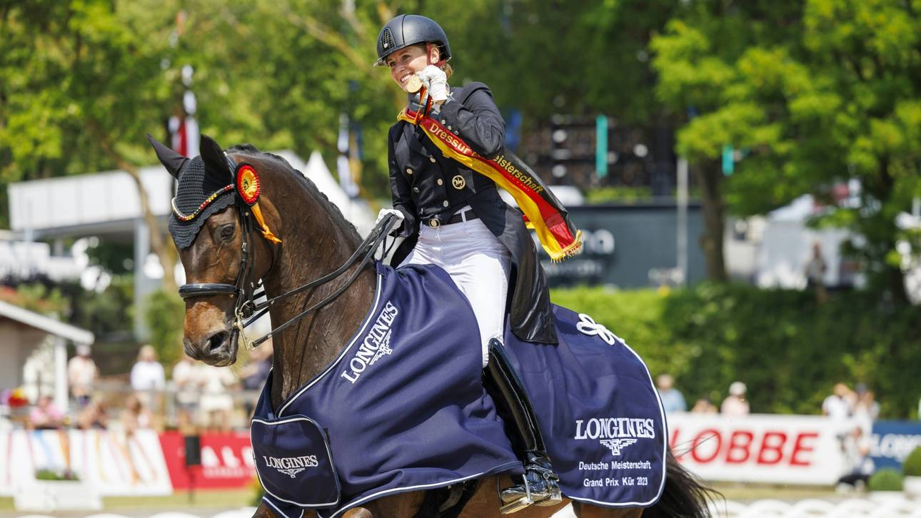 CHIO: Von Bredow-Werndl führt Team bei Nationenpreis an