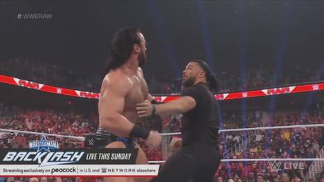 WWE Universal Champion Roman Reigns gibt sich diese Woche auch bei Monday Night RAW die Ehre - begegnet dort aber jemandem, dem er dort lieber nicht begegnet wäre
