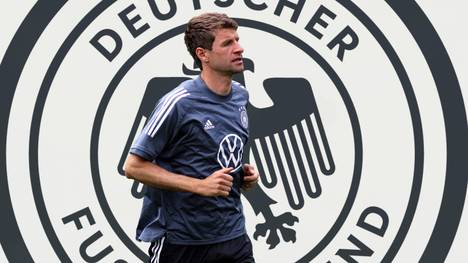 Bundestrainer Hansi Flick verzichtet vorerst auf Thomas Müller. Die Tür zum DFB-Team und zur Heim-EM bleibt für den Routinier des FC Bayern jedoch aus mehreren Gründen offen.